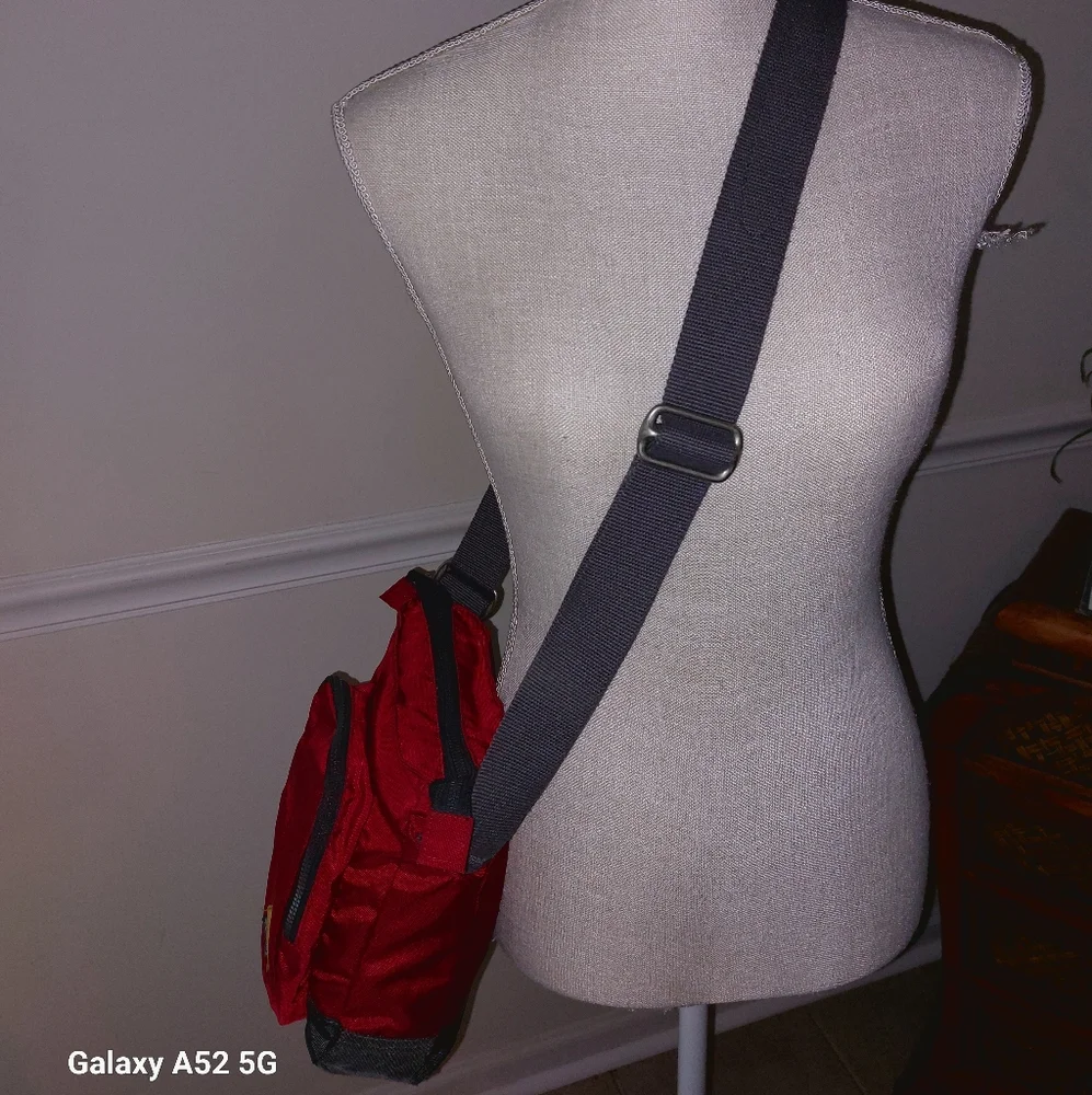 Red COLUMBIA Sling Bag - Picture 3 of 8